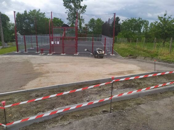 Parking principal city park Coucy les Eppes