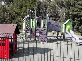 Aménagement parc enfants haut de la place Saint-Vallier